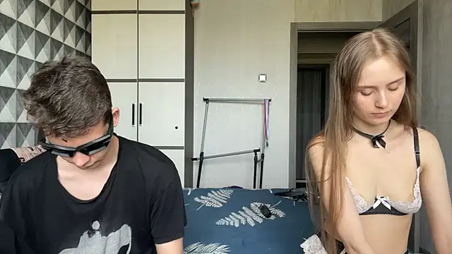 merycouple online show from June 10, 6:34 am