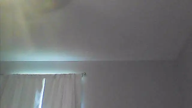 sarahkat86 online show from April 11, 9:40 pm