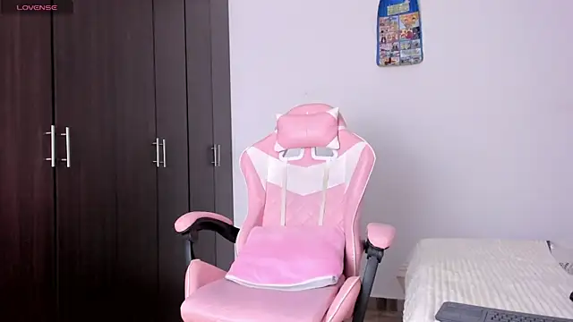 kendal hot01 online show from March 24, 7:08 pm