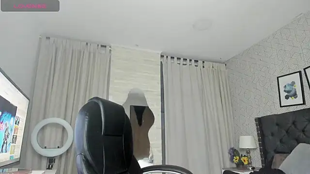 sweet  vanessa1 online show from November 6, 3:45 am