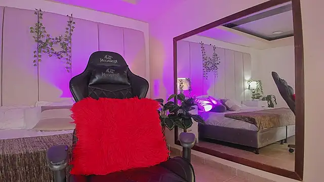 mia rousse25 online show from February 12, 3:58 pm