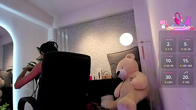 lily cash1 online show from February 16, 1:00 pm