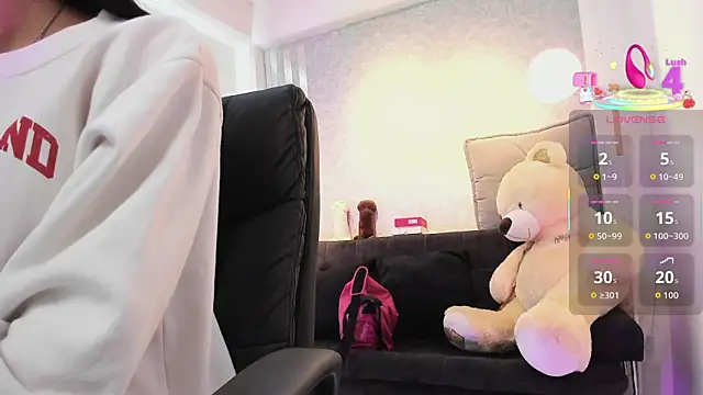 lily cash1 online show from February 19, 1:32 pm