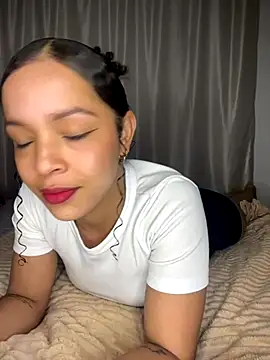 Yasmin777  online show from October 5, 1:43 am