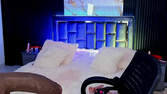 Issafoxx online show from November 6, 6:47 pm