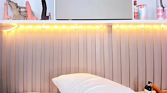 natalyWilliams online show from February 28, 1:10 pm