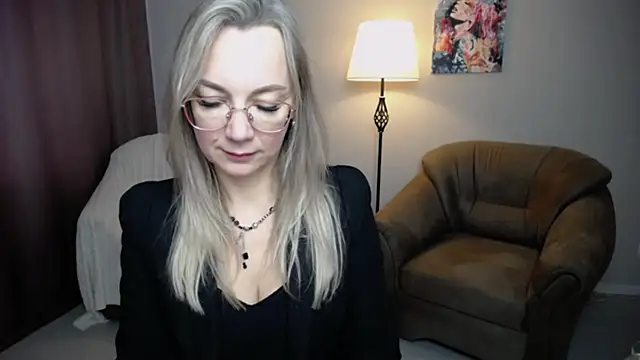 Ava Elior online show from September 15, 9:17 am