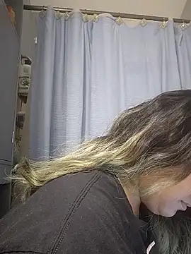 Lovelyrainn online show from October 19, 9:44 am