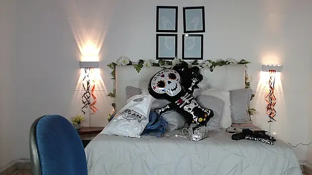 Megan 05  online show from November 13, 8:08 pm