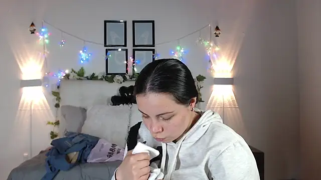 Megan 05  online show from March 20, 6:57 pm