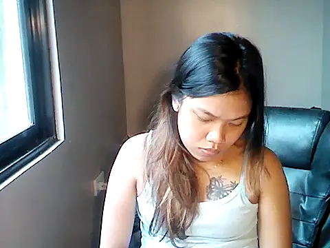 MorenaLovelyPinay24 online show from November 10, 8:42 am