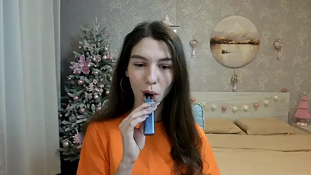 KellyShines online show from December 20, 2:21 pm