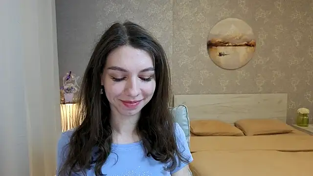 KellyShines online show from April 25, 4:15 pm