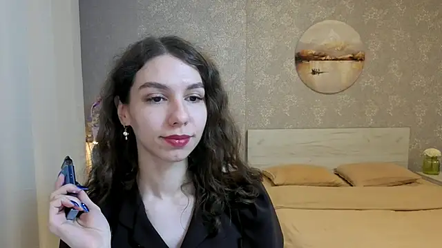 KellyShines online show from April 30, 3:17 pm