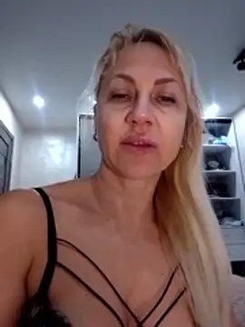 KissMiSveet online show from February 7, 5:17 pm