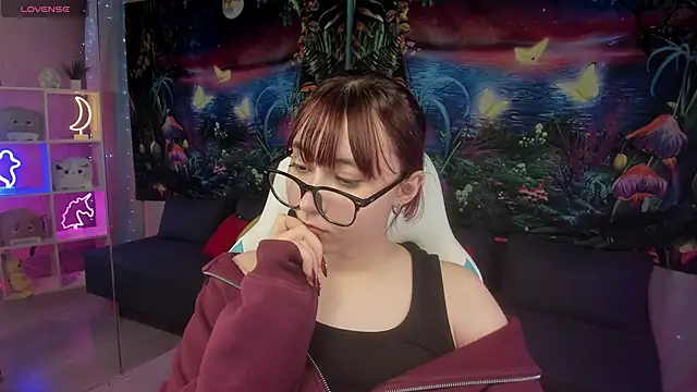 ClaraParks online show from November 15, 8:10 pm