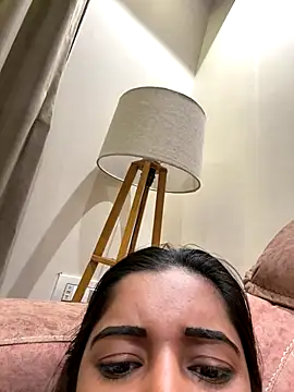 desitease online show from November 18, 7:15 pm