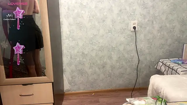 kittywithu online show from December 5, 12:39 pm