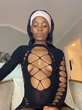 prettydollyy online show from April 7, 8:11 pm