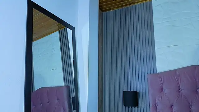 Bonnali lune online show from April 10, 9:54 pm