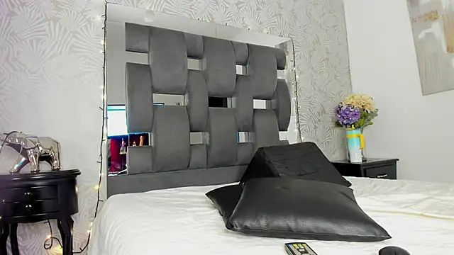 DarkHoneyy online show from September 25, 12:43 am