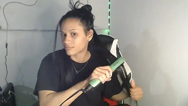 JessGarcia online show from December 21, 12:15 am