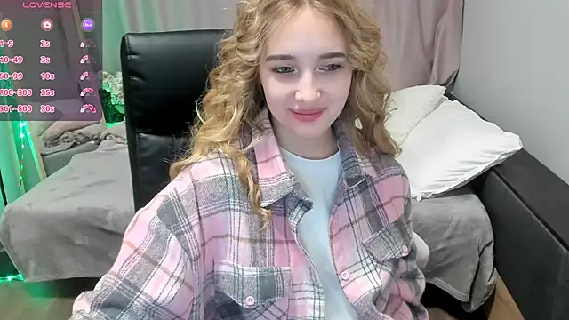 TaisiaHot online show from March 7, 9:05 am