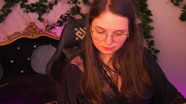 SophieDreamss online show from December 2, 11:07 pm