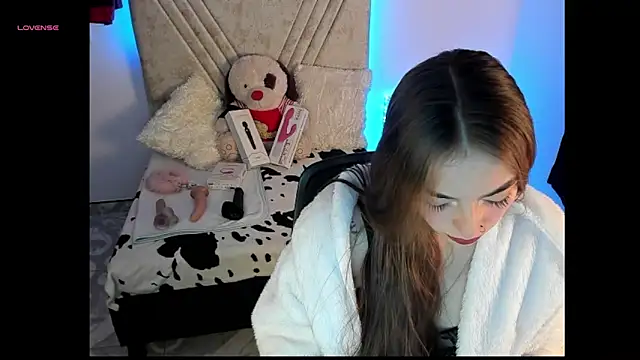 Mia Victoria22 online show from April 21, 2:04 am