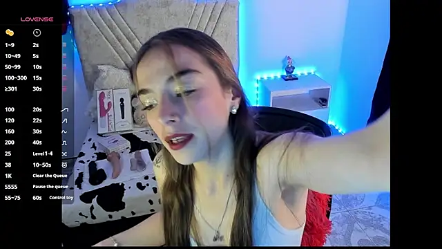 Mia Victoria22 online show from April 2, 2:31 am