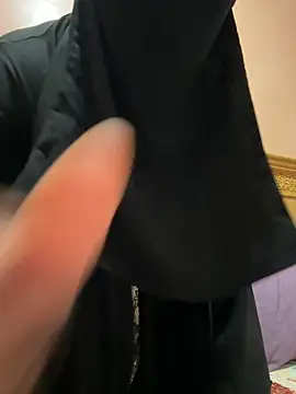  Laiali  online show from February 14, 3:58 pm