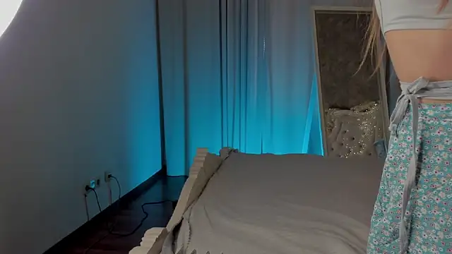 Lucy Shaw online show from October 5, 11:26 am