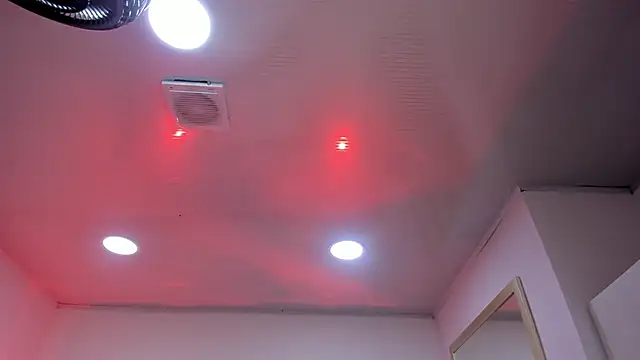 im Lorena online show from April 9, 7:52 pm