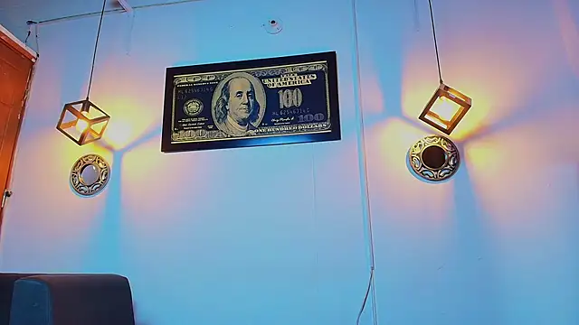 naomi campbel  online show from March 31, 3:01 pm