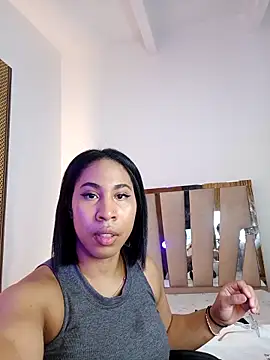 Elowen Clark online show from February 24, 7:01 pm