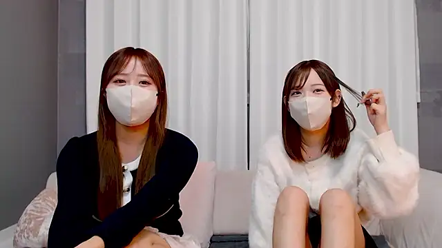  YUI CHAN  online show from February 14, 11:45 am