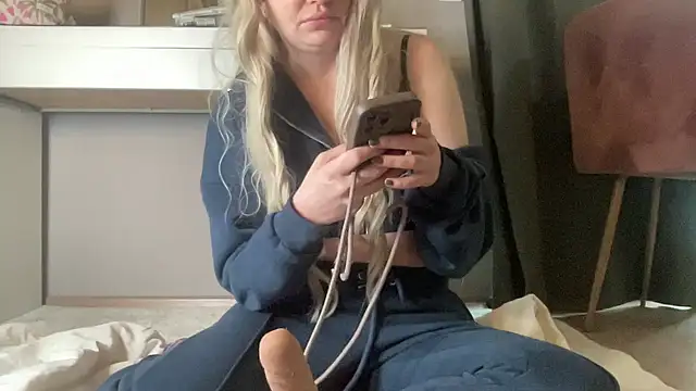 Wodkarella online show from September 30, 6:52 am