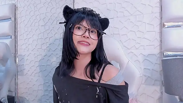 TatiLee online show from February 10, 2:20 pm