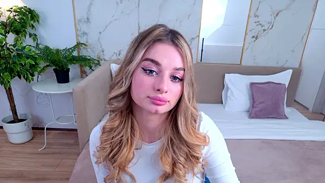 SweetyLicky online show from March 27, 5:24 pm