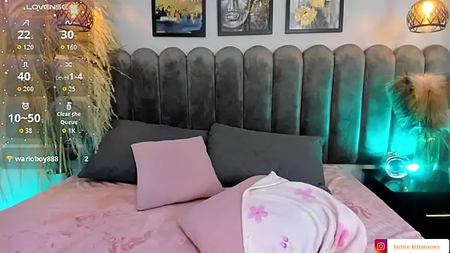 Viollet xoxo online show from September 26, 9:34 pm