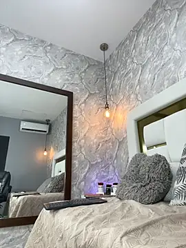 MiaFarkash online show from October 2, 9:09 pm