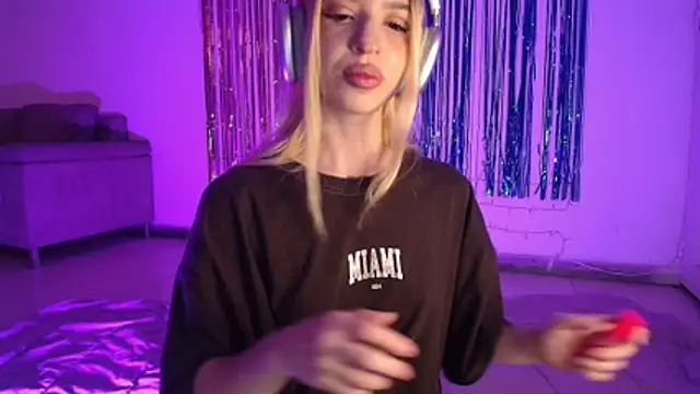 Alina Lee t online show from November 11, 2:07 am