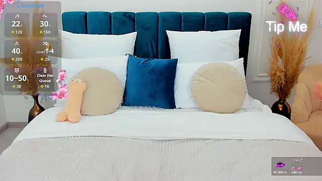 ToriSonn online show from September 25, 12:15 pm