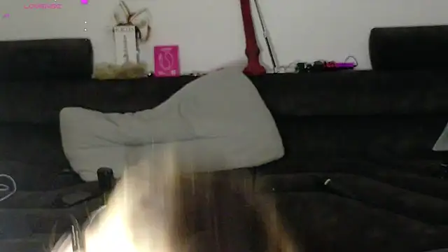 Melly4You online show from October 3, 4:45 pm