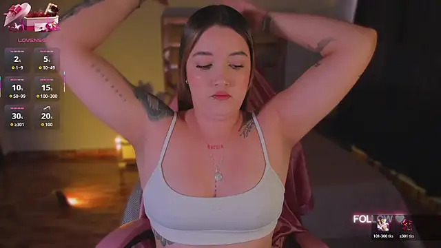 lunaarose online show from October 17, 4:43 pm