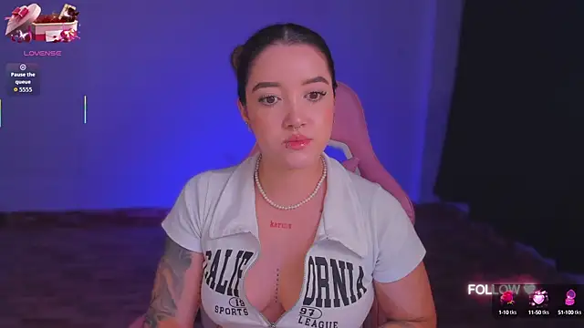 lunaarose online show from September 25, 4:22 am