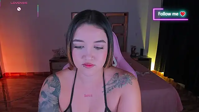 lunaarose online show from February 11, 4:25 am