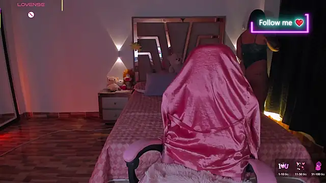 lunaarose online show from January 10, 3:55 am