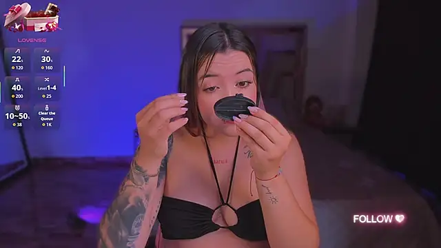 lunaarose online show from October 8, 4:17 am