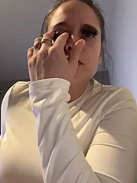 LollyLove  online show from April 9, 8:03 pm